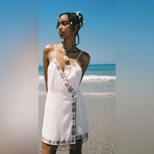 Short embroidered dress L swim cover up Zara new
